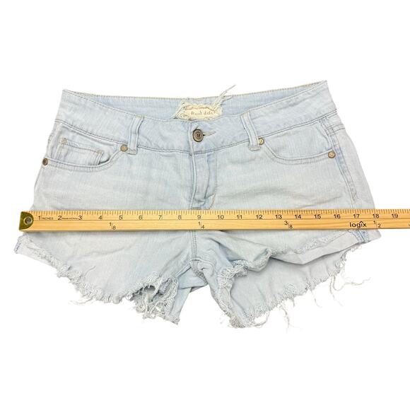 Altar’d State Women's Shorts 27/5 (29x2) Light Wash Frayed Legs Distressed - Picture 7 of 9